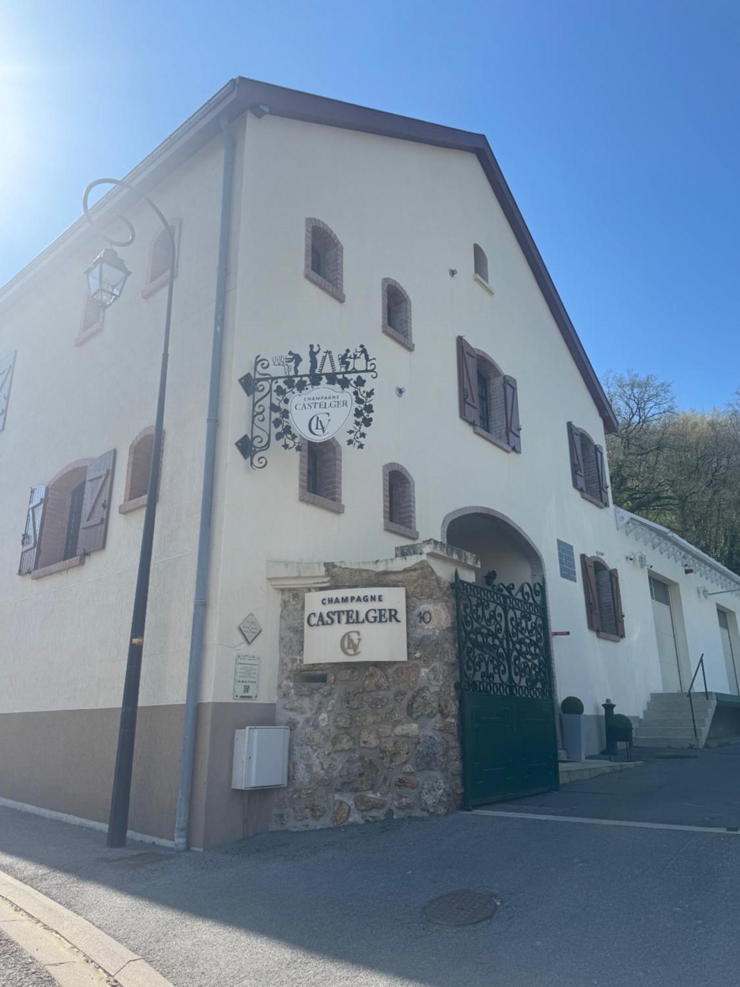 Castelger Bed & Breakfast Vauciennes  Exterior photo